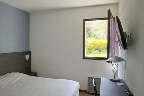 Premium bedding, desk, soundproofing, iron/ironing board