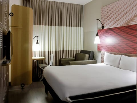 Standard Room, Multiple Beds | Minibar, in-room safe, desk, blackout drapes