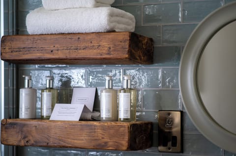 Classic Single Room | Bathroom | Hair dryer, towels