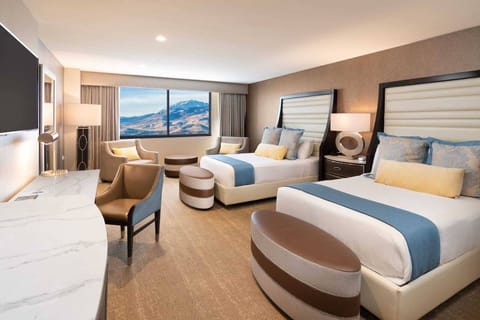 Sierra Tower Deluxe Queen | Premium bedding, pillowtop beds, in-room safe, desk