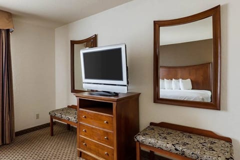 Desk, blackout drapes, iron/ironing board, free cribs/infant beds