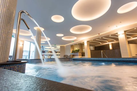2 indoor pools, seasonal outdoor pool, sun loungers