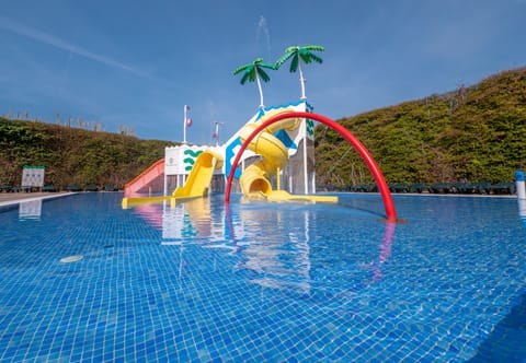 Seasonal outdoor pool, pool umbrellas, sun loungers