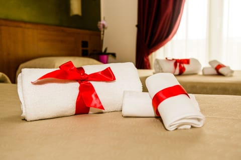 Double or Twin Room | Minibar, in-room safe, individually decorated, individually furnished