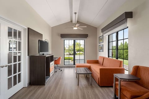 Suite, 1 King Bed, Non Smoking (1 Bedroom) | Premium bedding, desk, iron/ironing board, free cribs/infant beds