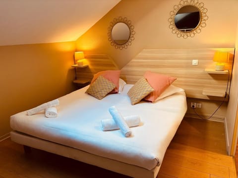 Double Room, Ensuite | Free cribs/infant beds, free WiFi, bed sheets