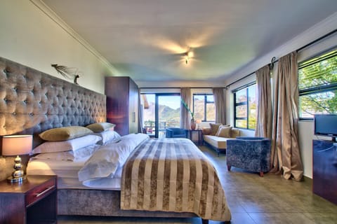 The Serenity Suite | 1 bedroom, minibar, in-room safe, free WiFi