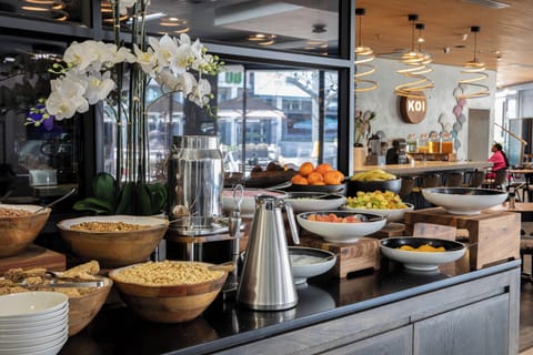 Daily buffet breakfast for a fee
