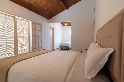 Premium Studio Suite | Premium bedding, pillowtop beds, minibar, blackout drapes