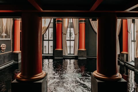 Couples treatment rooms, sauna, hot tub, Turkish bath, body treatments