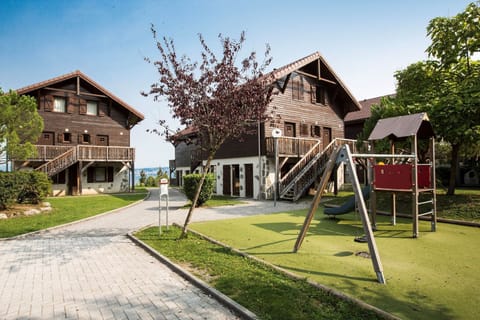 Surroundings [summer] (1-5 km)