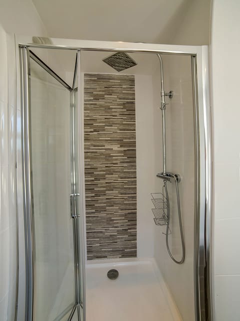 Deluxe Suite, 1 Double Bed | Desk, iron/ironing board, free WiFi, bed sheets