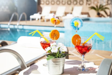 Poolside bar