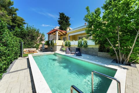 Holiday Home Swimming Pool