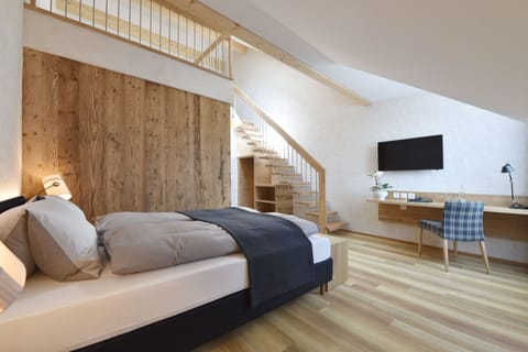 Family Quadruple Room, Multiple Beds | Hypo-allergenic bedding, desk, laptop workspace, soundproofing