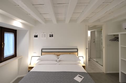 Double Room | Free WiFi, bed sheets