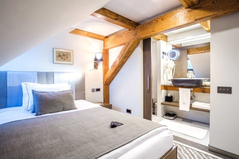 Attic Double | Premium bedding, in-room safe, desk, laptop workspace