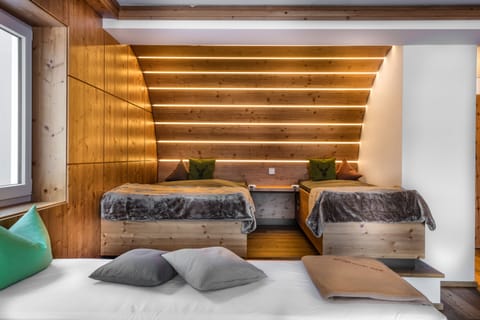 Sauna, body treatments, body wraps, body scrubs, facials