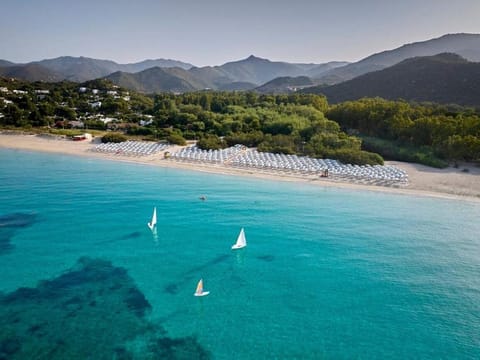 Private beach nearby, white sand, sun loungers, beach umbrellas