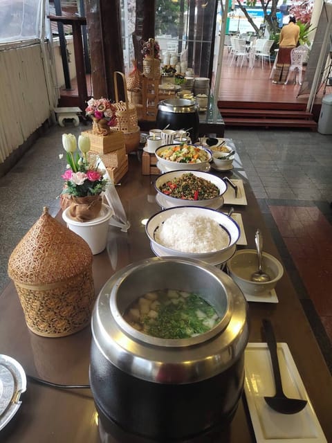 Daily buffet breakfast for a fee