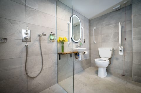 Family Room | Bathroom | Shower, towels