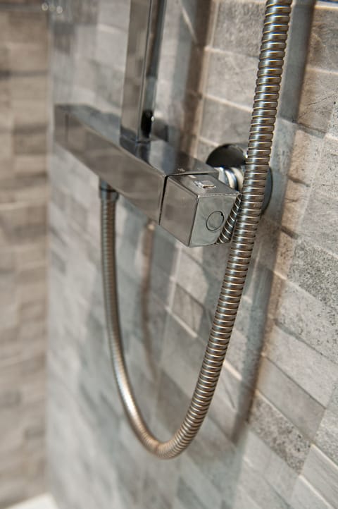 Quadruple Room, Ensuite (( 1 Double 2 Singles)) | Bathroom