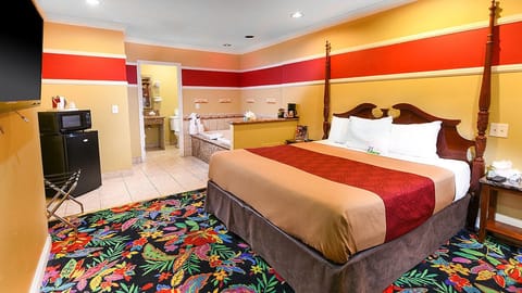 Room, 1 King Bed, Non Smoking, Jetted Tub | Desk, free WiFi
