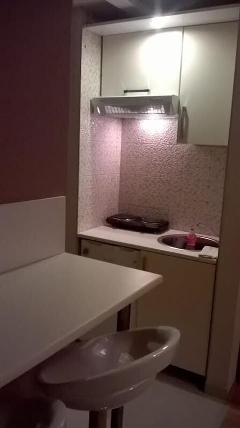 Studio, City View | Private kitchenette | Fridge, electric kettle