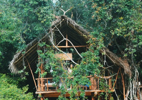 Deluxe Tree House, 1 Bedroom, Balcony, Garden View | In-room safe, WiFi (free), bed sheets