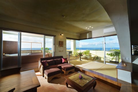 Suite, Sea View (with 2 Extra Beds) | WiFi (free)