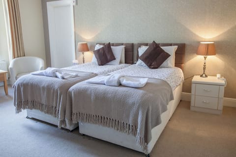 Twin Room | Iron/ironing board, free WiFi, bed sheets