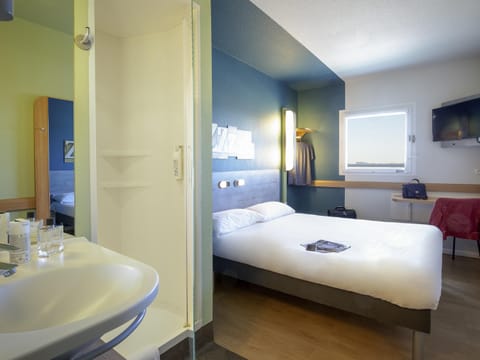 Double Room | In-room safe, soundproofing, free cribs/infant beds, free WiFi