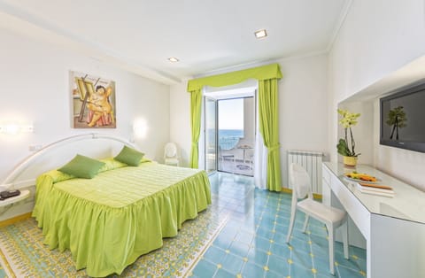 Premium bedding, minibar, in-room safe, individually decorated