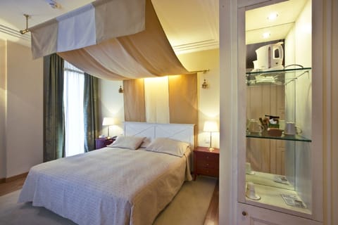Exclusive Double Room | Down comforters, minibar, in-room safe, desk