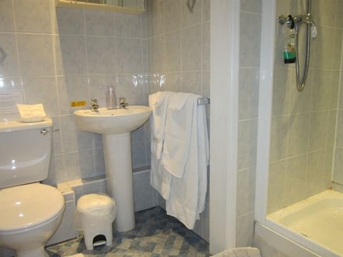 Double Room, Ensuite, Garden View | Bathroom