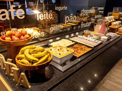 Daily continental breakfast for a fee