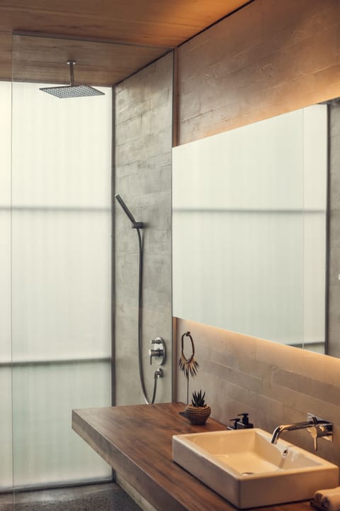 Pool Suite | Premium bedding, minibar, in-room safe, desk