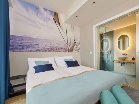 In-room safe, desk, soundproofing, iron/ironing board