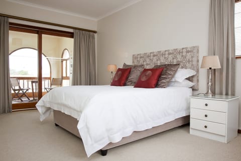 Emperor penguin | In-room safe, individually decorated, individually furnished, desk