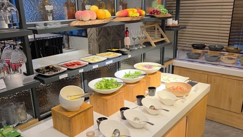 Daily buffet breakfast for a fee