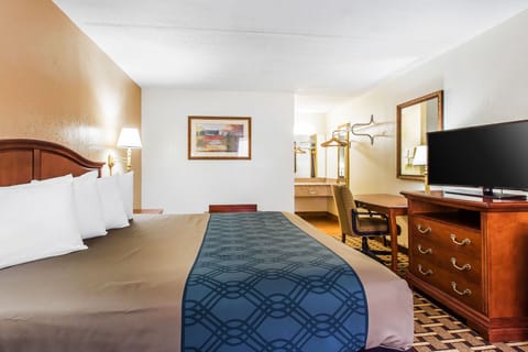 Desk, blackout drapes, WiFi (free), bed sheets