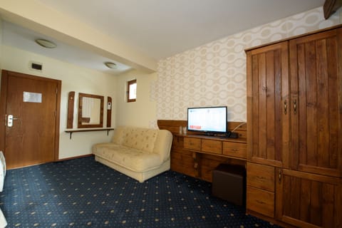 Superior Triple Room (Free Spa Access) | Mountain view