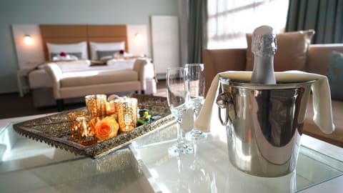 Suite | Living area | Flat-screen TV
