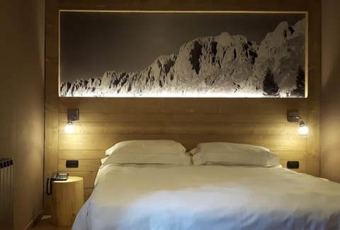 Double Room (Mountain) | Premium bedding, minibar, in-room safe, desk