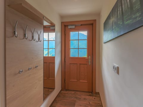 Entrance / Reception