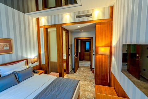 Standard Double Room, Garden View | Frette Italian sheets, premium bedding, Tempur-Pedic beds, minibar