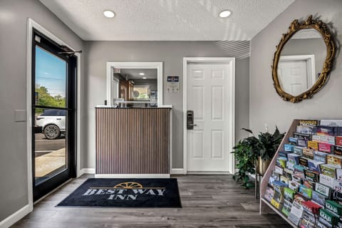 Concierge desk