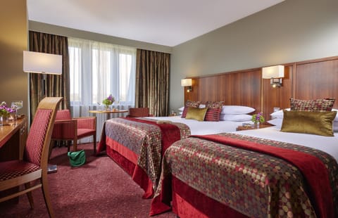 Classic Twin Room | In-room safe, desk, blackout drapes, iron/ironing board