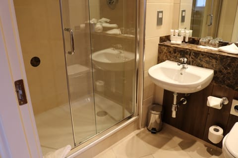 Executive Double Room | In-room safe, desk, blackout drapes, iron/ironing board