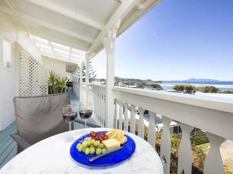 The Beachcomber B&B Room with Sea View | Balcony